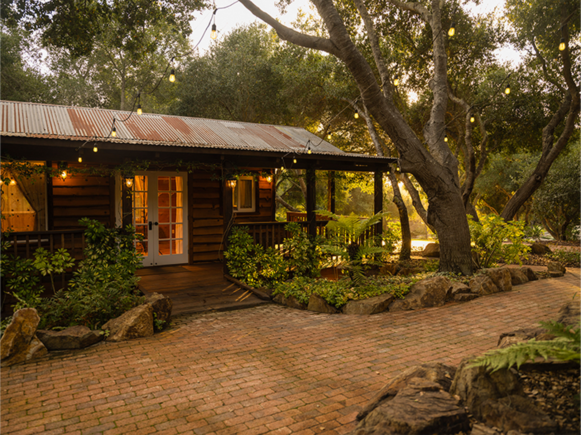 Villa suite accommodations for a corporate retreat at Villa Loriana